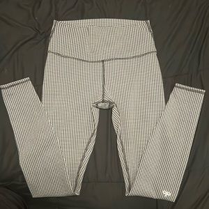 ALO yoga houndstooth leggings Small